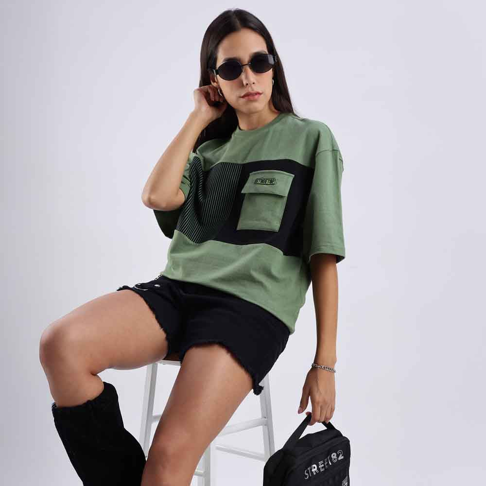Unisex Oversized T-shirt with pocket