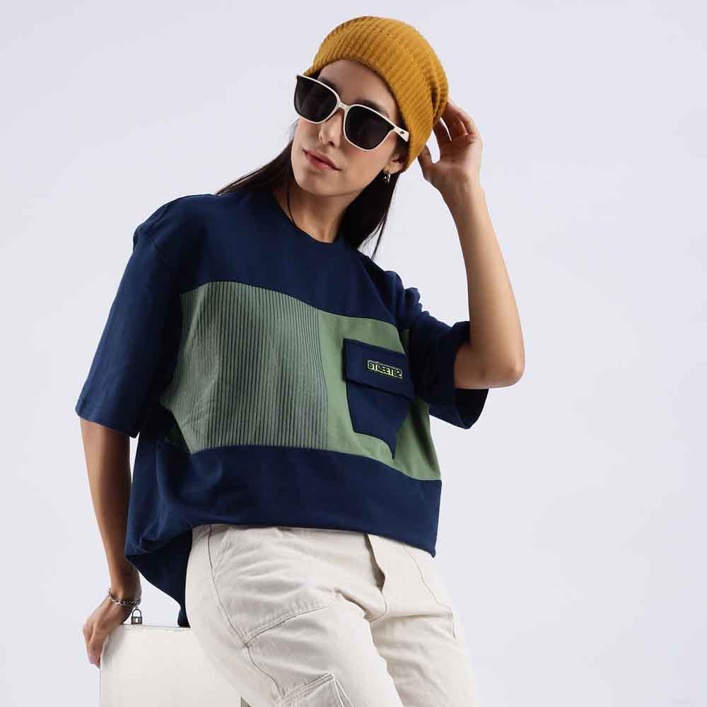 Unisex Oversized T-shirt with pocket