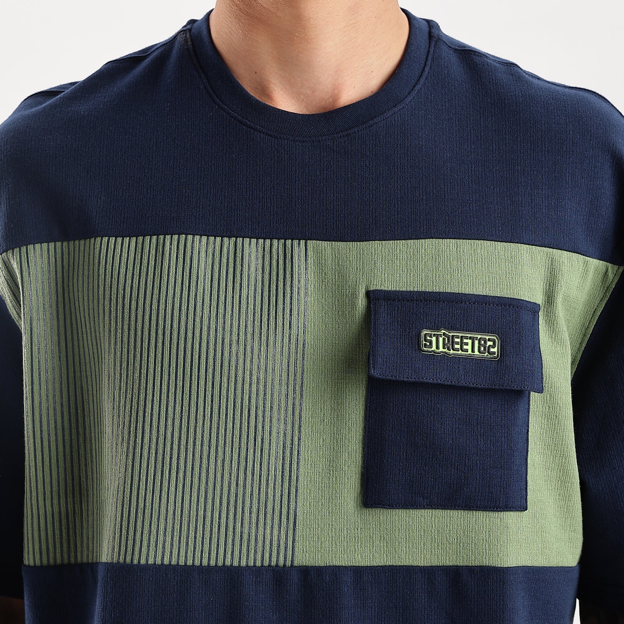 Unisex Oversized T-shirt with pocket