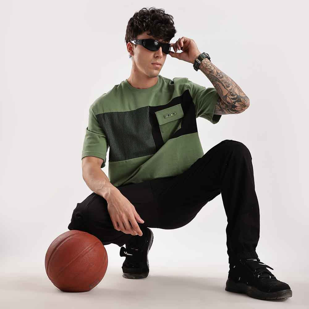 Unisex Oversized T-shirt with pocket